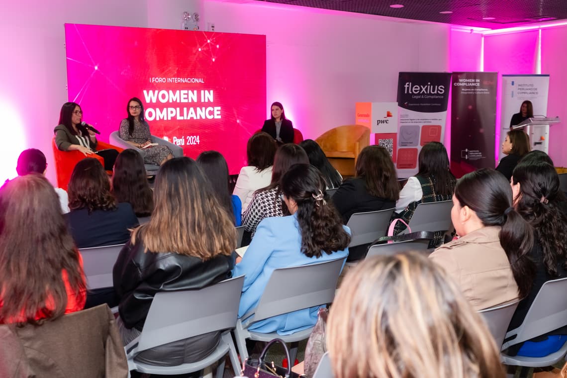 https://icompliancepe.s3.us-east-2.amazonaws.com/assets/women/41.jpg